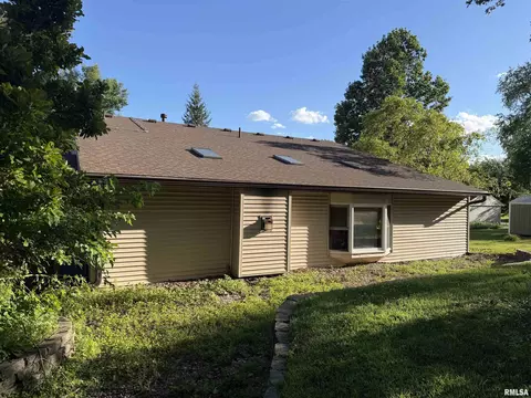 Exterior - 600 W Grant St, Macomb, IL 61455 photo 7 of 22