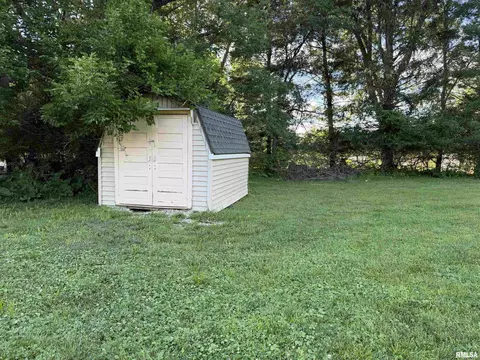 Exterior - 600 W Grant St, Macomb, IL 61455 photo 9 of 22