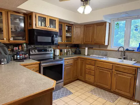 Kitchen - 600 W Grant St, Macomb, IL 61455 photo 1 of 3