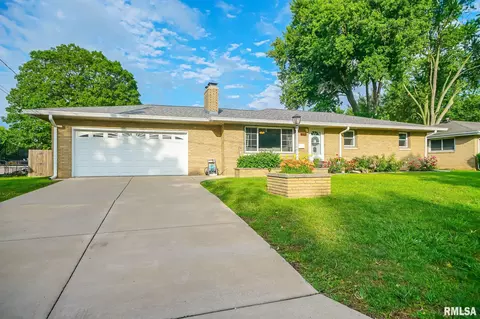 1506 Norwood Ave, Pekin, IL 61554