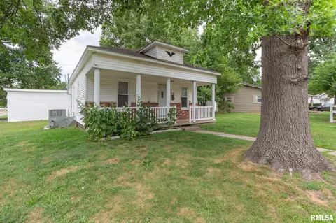 1308 W Walnut St, Marion, IL 62959