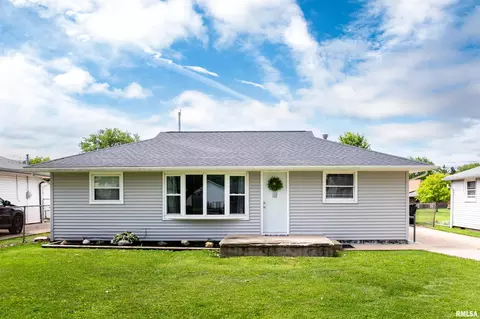 108 Duensing Ln, Washington, IL 61571
