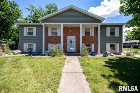 100 Juniper Ln, East Peoria, IL 61611