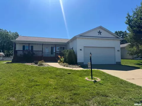 221 N Columbus Rd, North Pekin, IL 61554