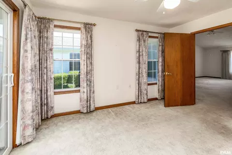 Bedroom - 3206 Cherokee Dr, Marion, IL 62959 photo 2 of 6