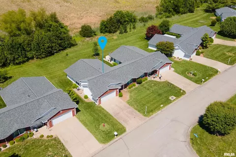 View/Area - 3206 Cherokee Dr, Marion, IL 62959 photo 2 of 7