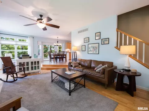 Living - 4104 S Lake Camelot Dr, Mapleton, IL 61547 photo 2 of 8