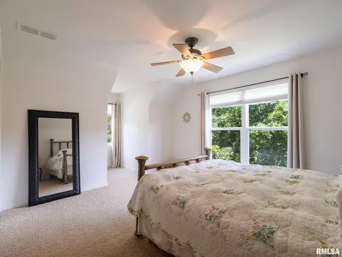 Bedroom - 4104 S Lake Camelot Dr, Mapleton, IL 61547 photo 6 of 8