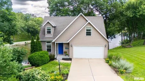 4104 S Lake Camelot Dr, Mapleton, IL 61547