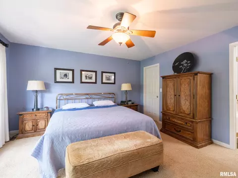 Bedroom - 4104 S Lake Camelot Dr, Mapleton, IL 61547 photo 2 of 8