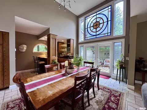 Dining - 14 Elmo Dr, Macomb, IL 61455 photo 4 of 5