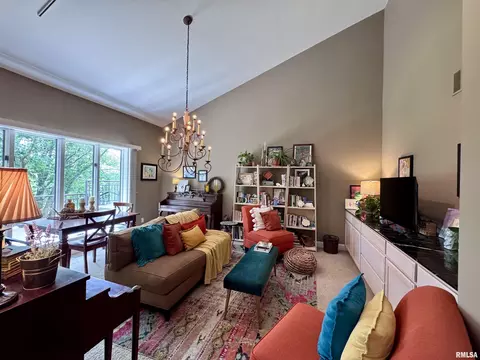 Living - 14 Elmo Dr, Macomb, IL 61455 photo 3 of 5