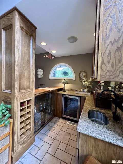 Kitchen - 14 Elmo Dr, Macomb, IL 61455 photo 10 of 10