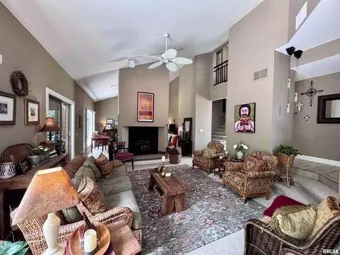 Living - 14 Elmo Dr, Macomb, IL 61455 photo 1 of 5