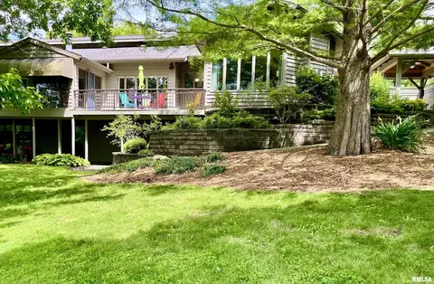 Exterior - 14 Elmo Dr, Macomb, IL 61455 photo 7 of 8