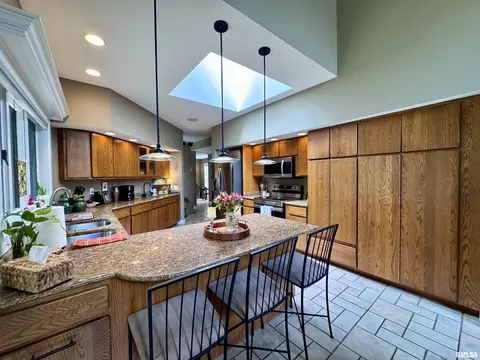 Kitchen - 14 Elmo Dr, Macomb, IL 61455 photo 3 of 10