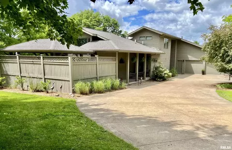 Exterior - 14 Elmo Dr, Macomb, IL 61455 photo 5 of 8