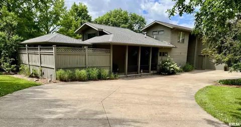 Exterior - 14 Elmo Dr, Macomb, IL 61455 photo 4 of 8