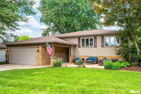 4419 W Lynnhurst Dr, Peoria, IL 61615