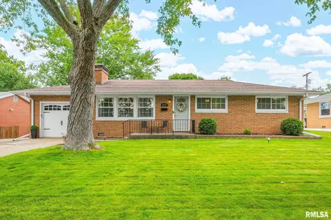 4927 N Bevalon Pl, Peoria, IL 61614