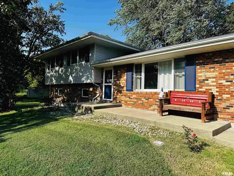 90 Lynwood Ln, Anna, IL 62906