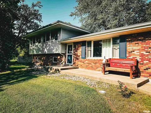 90 Lynwood Ln, Anna, IL 62906