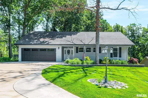 720 Illini Dr, East Peoria, IL 61611