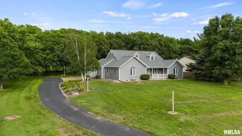 1196 W Carolyn Ct, East Peoria, IL 61611