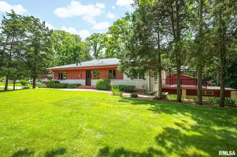 3558 W Queen Ann Ct, Peoria, IL 61614