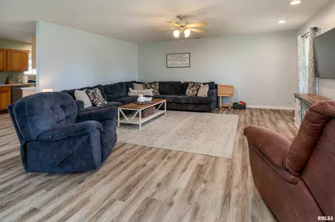 Living - 307 Evergreen Trl, Herrin, IL 62948 photo 1 of 1