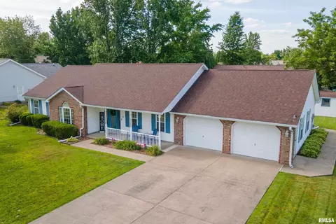 307 Evergreen Trl, Herrin, IL 62948
