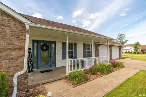 Exterior - 307 Evergreen Trl, Herrin, IL 62948 photo 3 of 7
