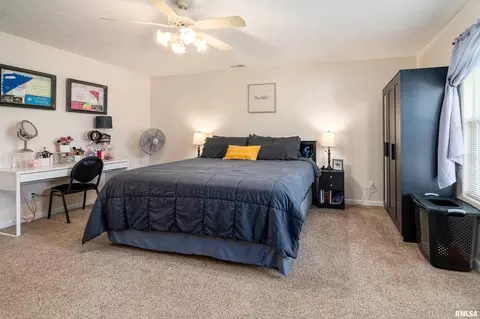 Bedroom - 307 Evergreen Trl, Herrin, IL 62948 photo 2 of 4