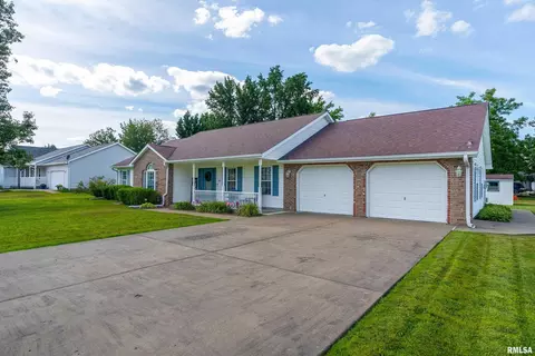 Exterior - 307 Evergreen Trl, Herrin, IL 62948 photo 7 of 7