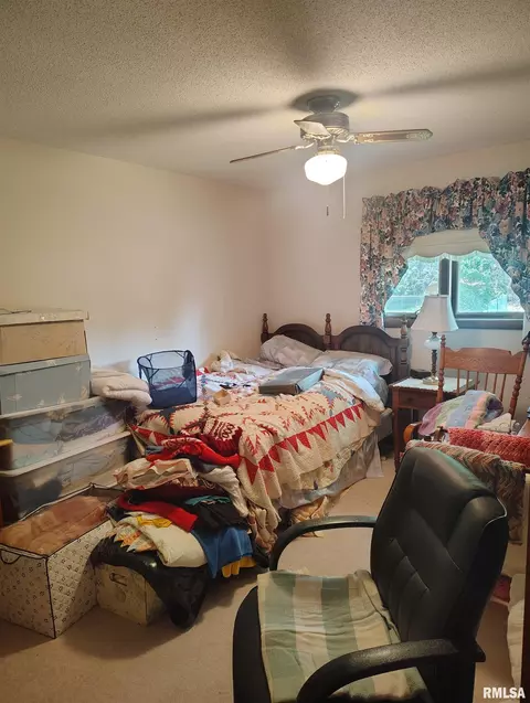 Bedroom - 414 Summers Dr, Macomb, IL 61455 photo 3 of 3