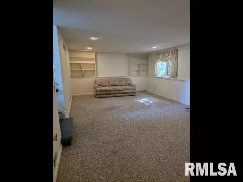 Living - 414 Summers Dr, Macomb, IL 61455 photo 3 of 3