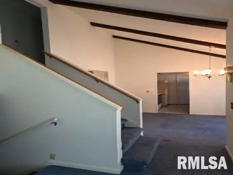 Entry Way - 414 Summers Dr, Macomb, IL 61455 photo 2 of 2
