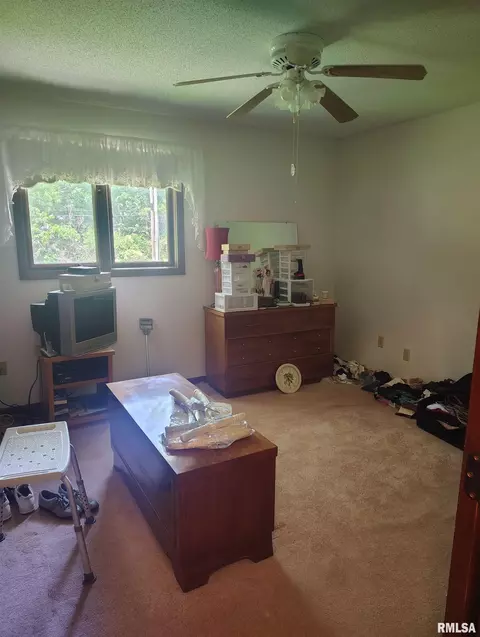 Bedroom - 414 Summers Dr, Macomb, IL 61455 photo 1 of 3