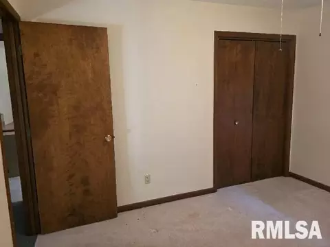 Bedroom - 414 Summers Dr, Macomb, IL 61455 photo 1 of 6