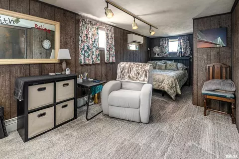 Bedroom - 2305 Weaver Rd, Herrin, IL 62948 photo 3 of 3
