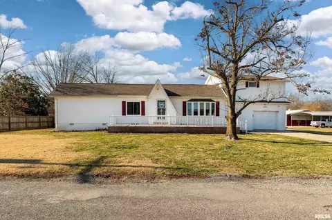 Exterior - 2305 Weaver Rd, Herrin, IL 62948 photo 2 of 5