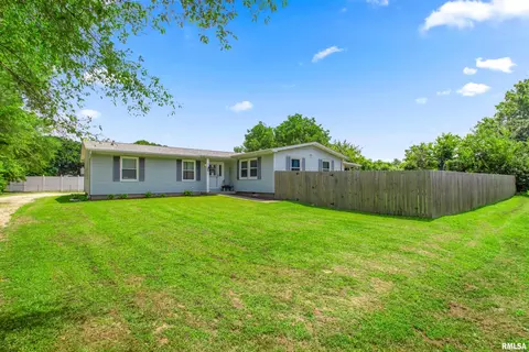 1342 Lakeview Ave, East Peoria, IL 61611