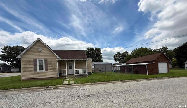 1110 S 6th Ave, Canton, IL 61520