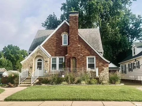 306 Embert Pl, Peoria, IL 61603