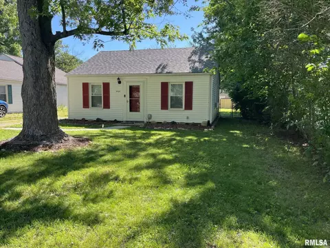 4924 N Ogden Ave, Peoria Heights, IL 61616