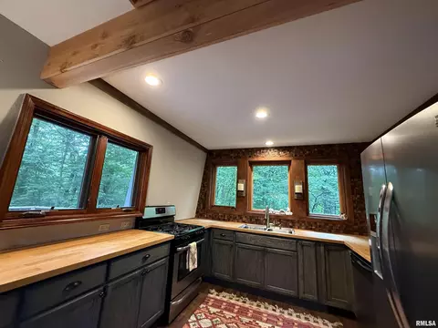 Kitchen - 417 Marigold Rd, Murphysboro, IL 62966 photo 5 of 5