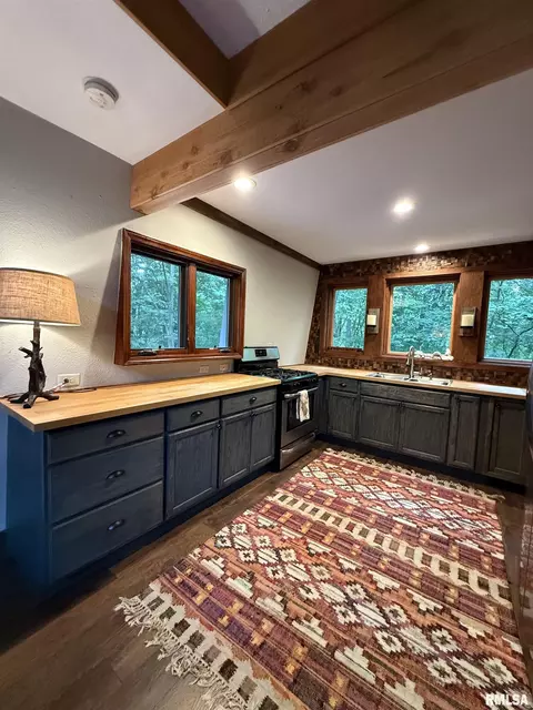 Kitchen - 417 Marigold Rd, Murphysboro, IL 62966 photo 3 of 5