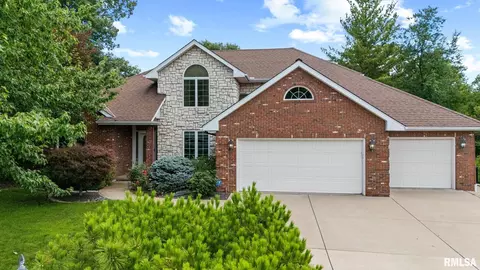 3909 W Talus Ct, Peoria, IL 61615
