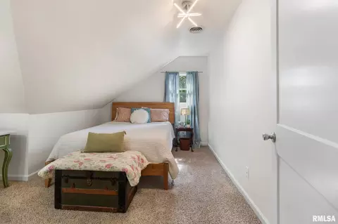 Bedroom - 412 Mine B Rd, Herrin, IL 62948 photo 4 of 6