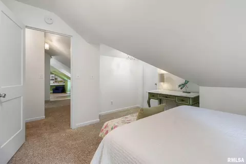 Bedroom - 412 Mine B Rd, Herrin, IL 62948 photo 3 of 6